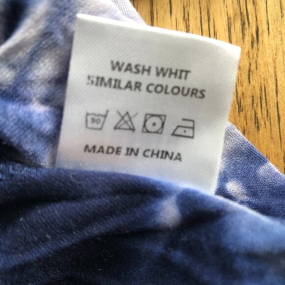 Thanth Collection of Style Blue Tie Dye Print Tunic Top Medium - Picture 8 of 8